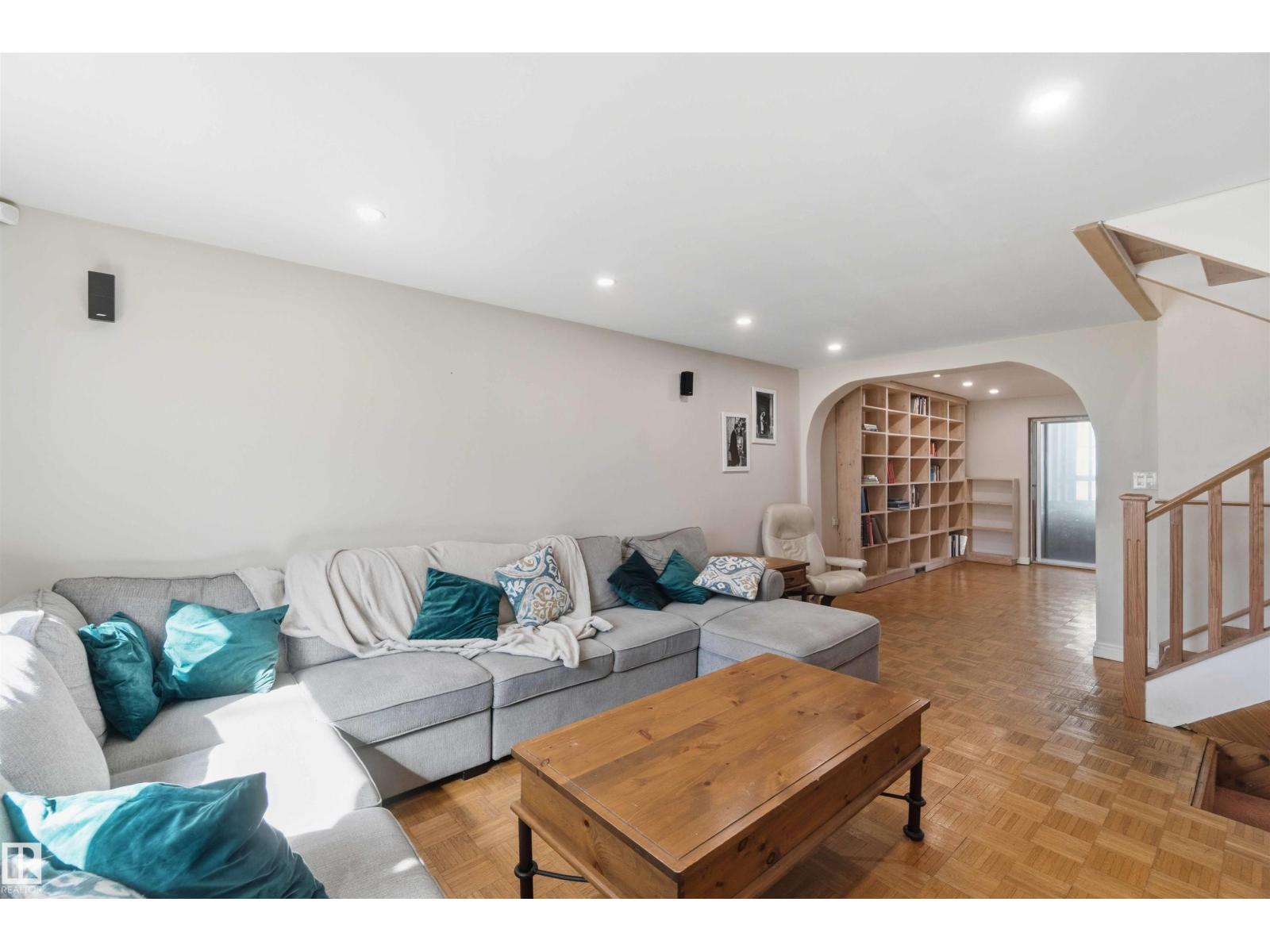 10331 151 ST NW