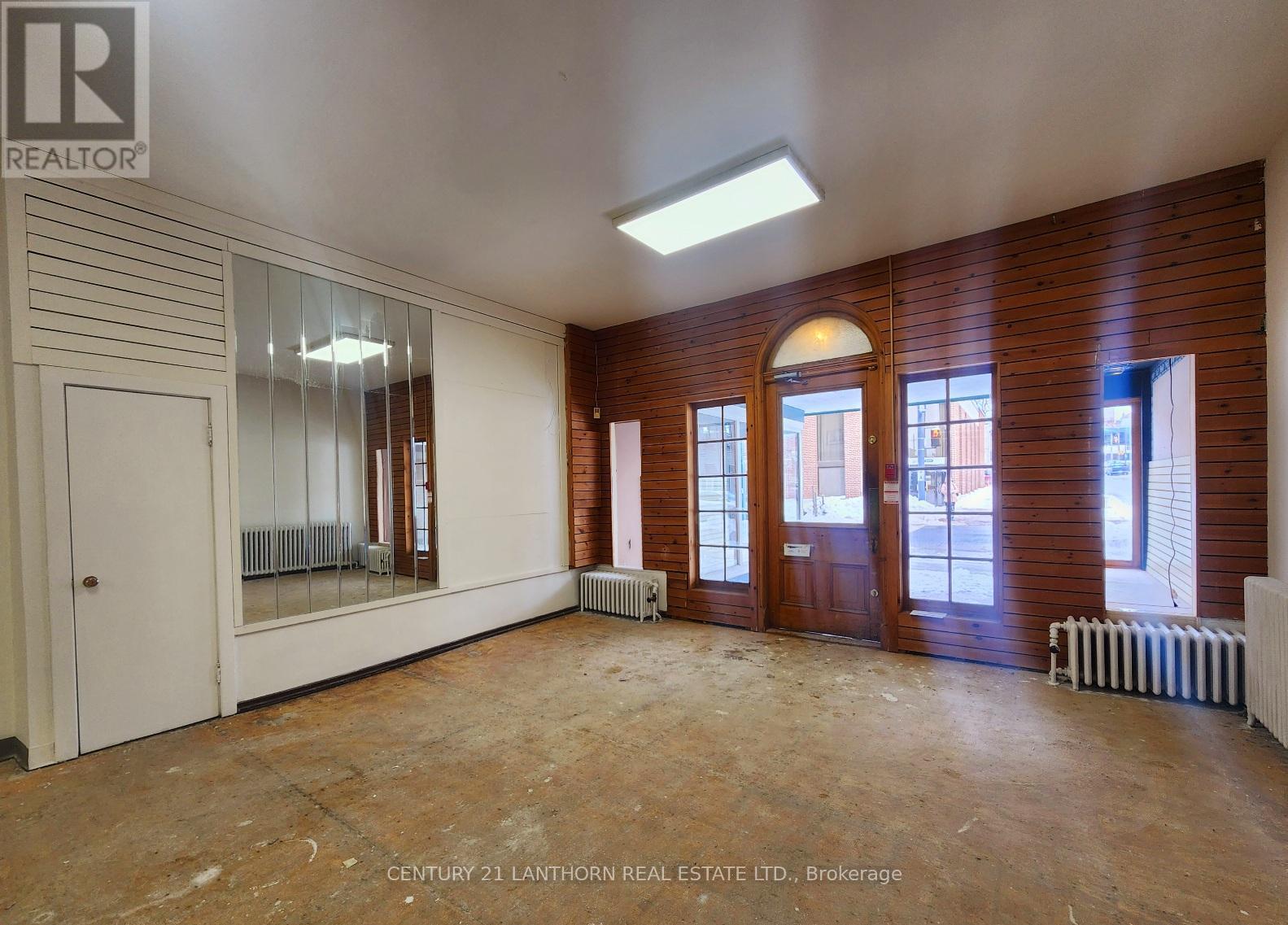 UNIT #1 - 302 FRONT STREET