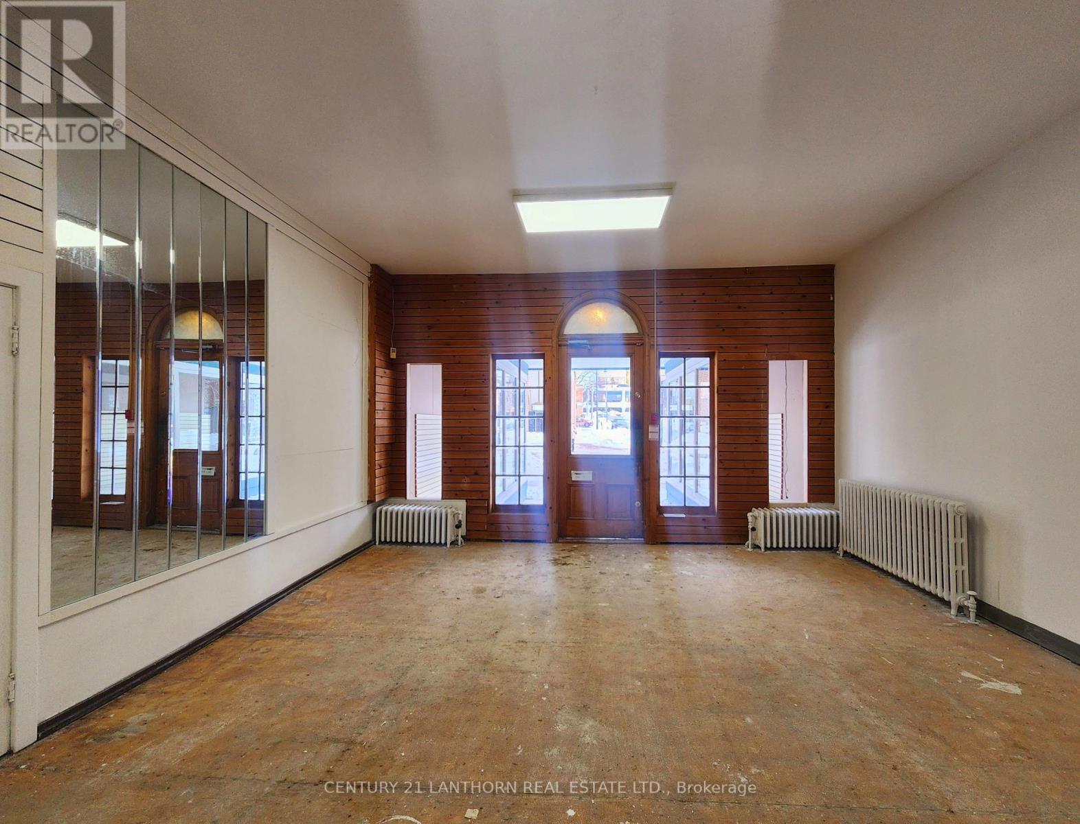 UNIT #1 - 302 FRONT STREET