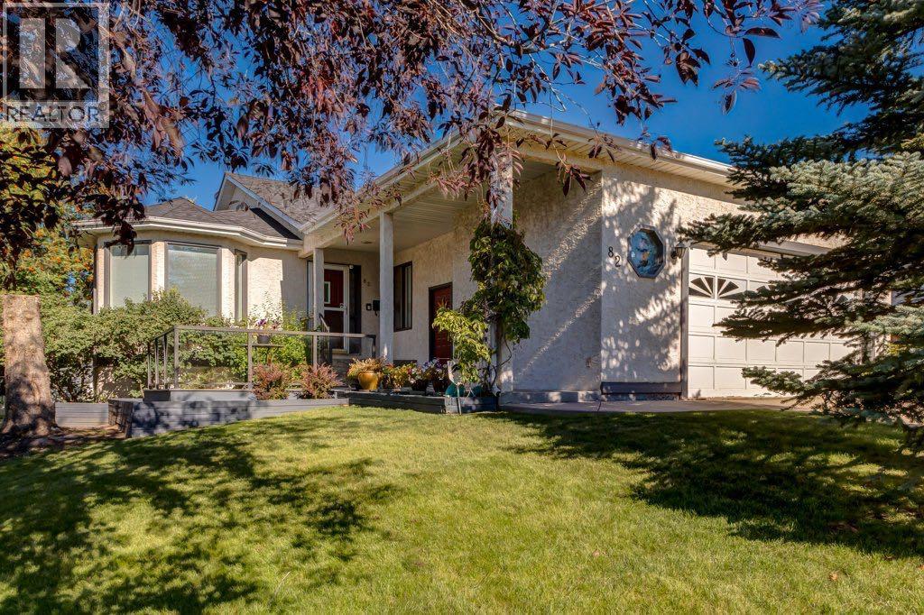 82 Hawkdale Circle NW