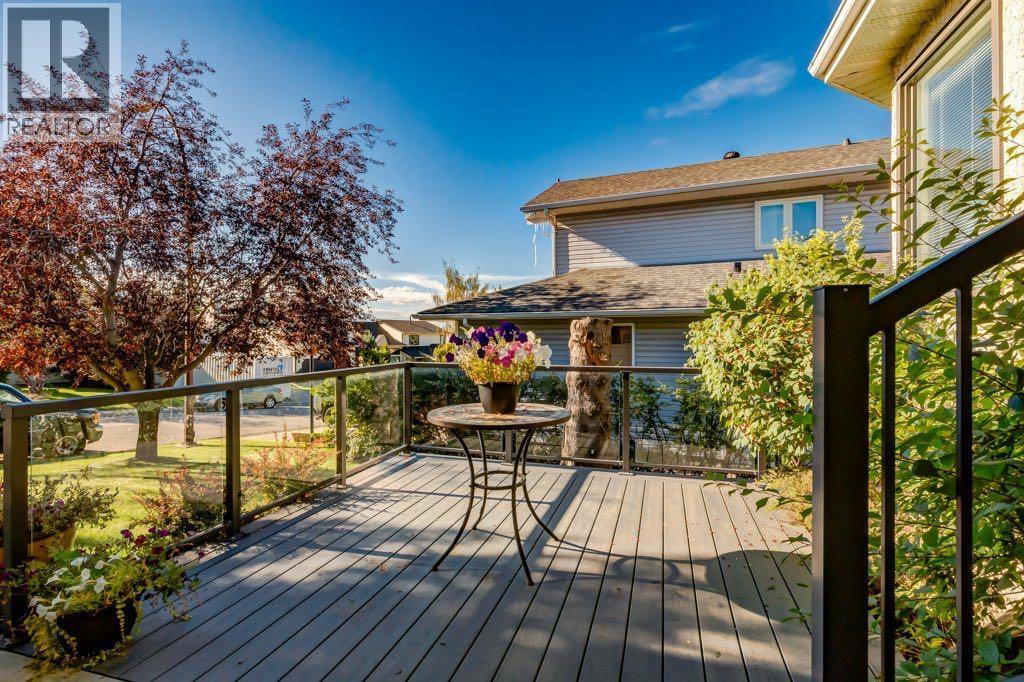 82 Hawkdale Circle NW