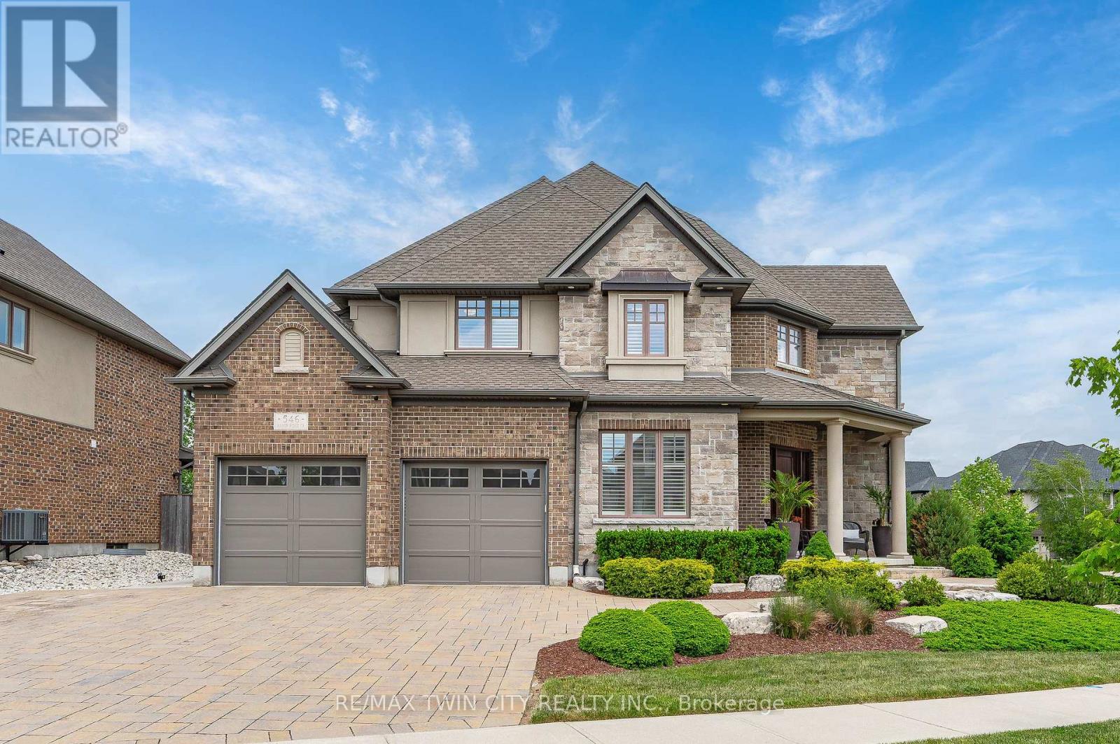 546 MANOR RIDGE CRESCENT