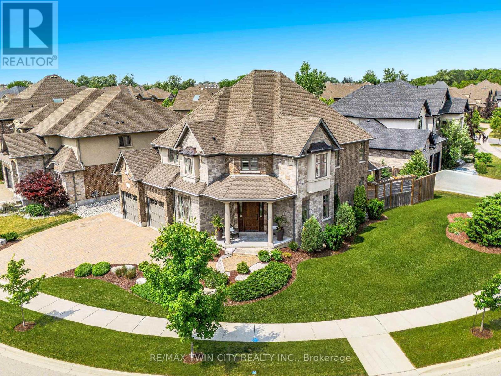 546 MANOR RIDGE CRESCENT