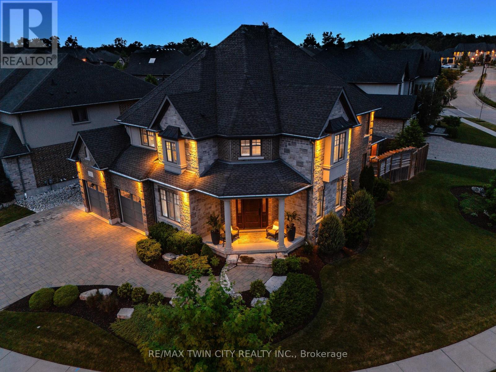 546 MANOR RIDGE CRESCENT