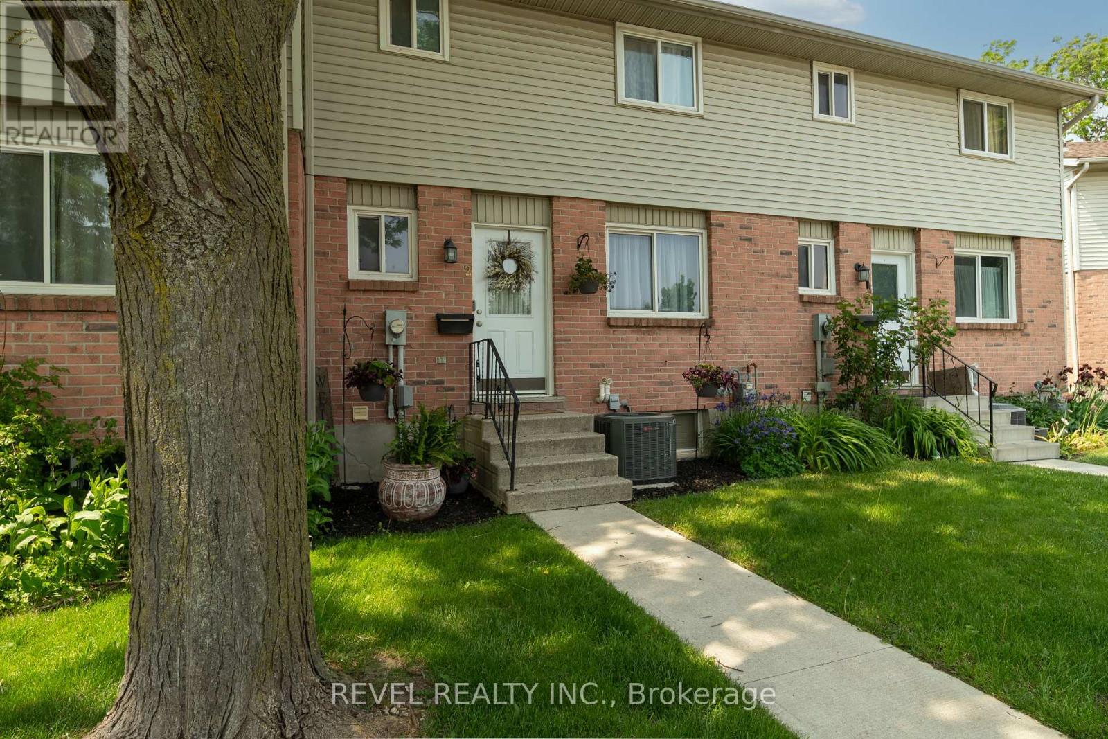 2 - 486 SPRINGBANK AVENUE N