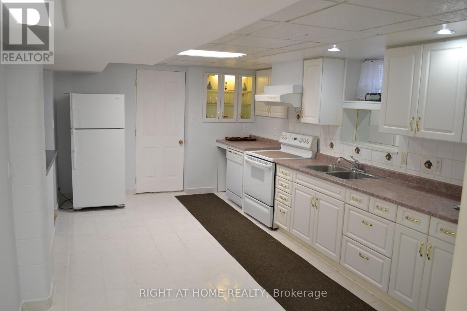 Photo 1 of 7 — BASEMENT - 505 MOHAWK ROAD W Unit Basement, Hamilton (Gilbert), ON L9C1X3