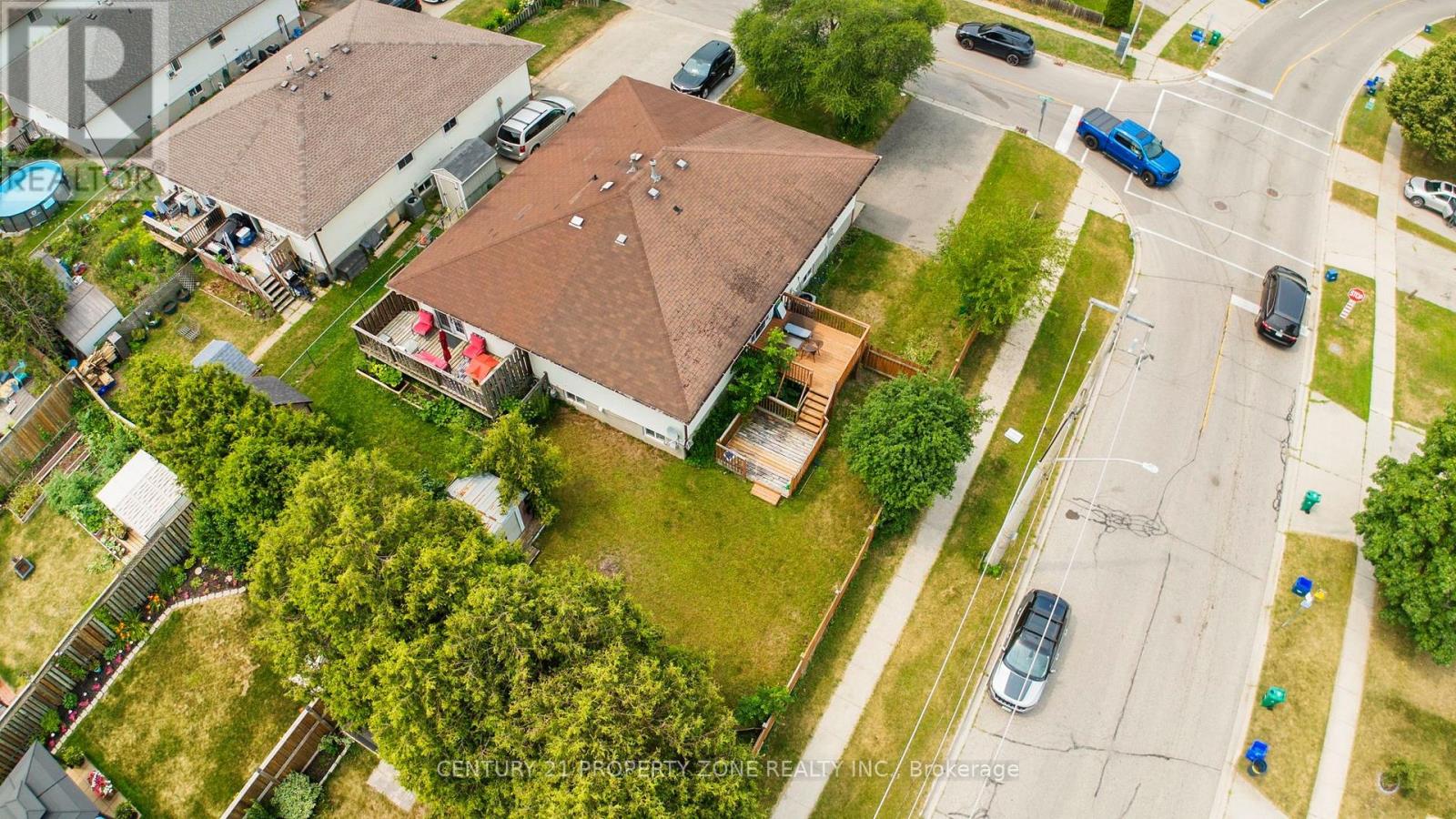 137 NICKOLAS CRESCENT
