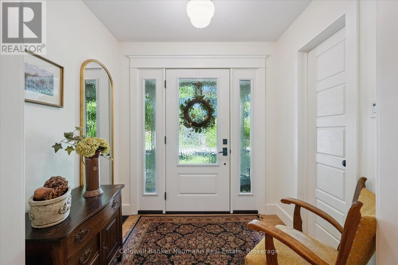 35 MONTICELLO CRESCENT