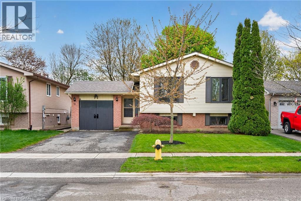 52 LATZER Crescent
