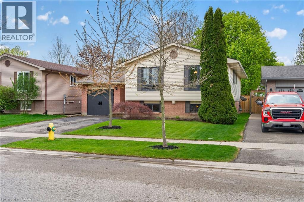52 LATZER Crescent