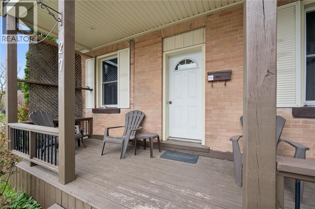 27 ROSEVIEW Avenue