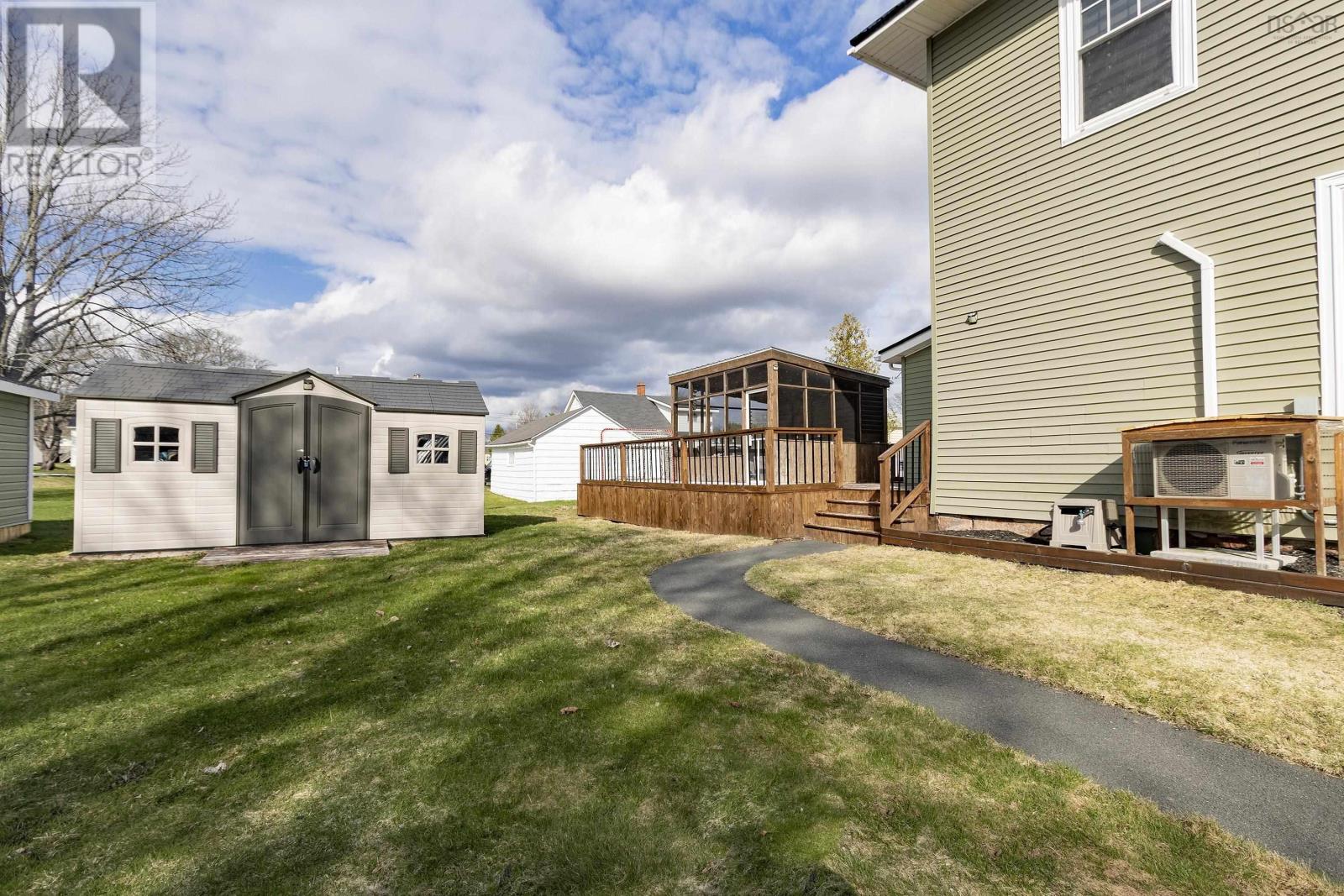 28 Westminster Avenue