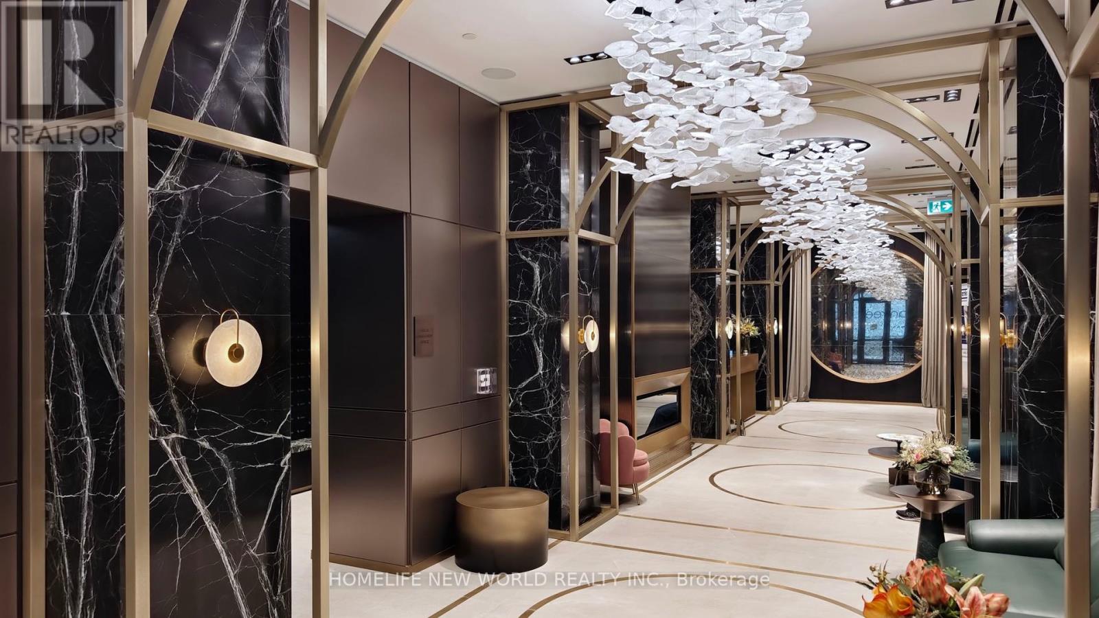 1908 - 771 YONGE STREET