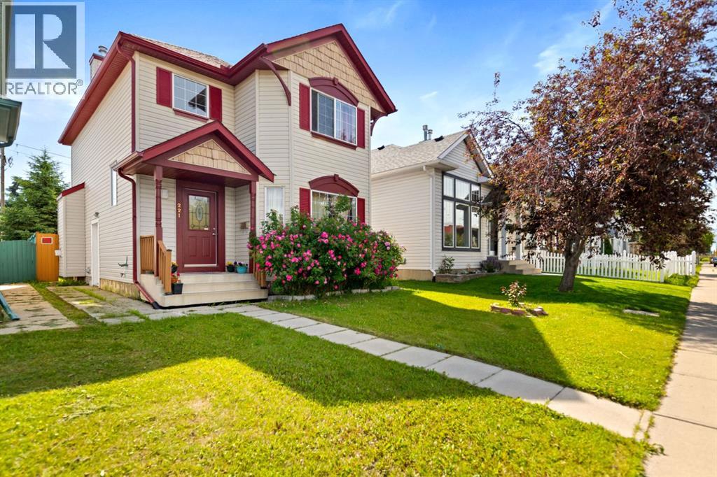 221 Tarington Close NE