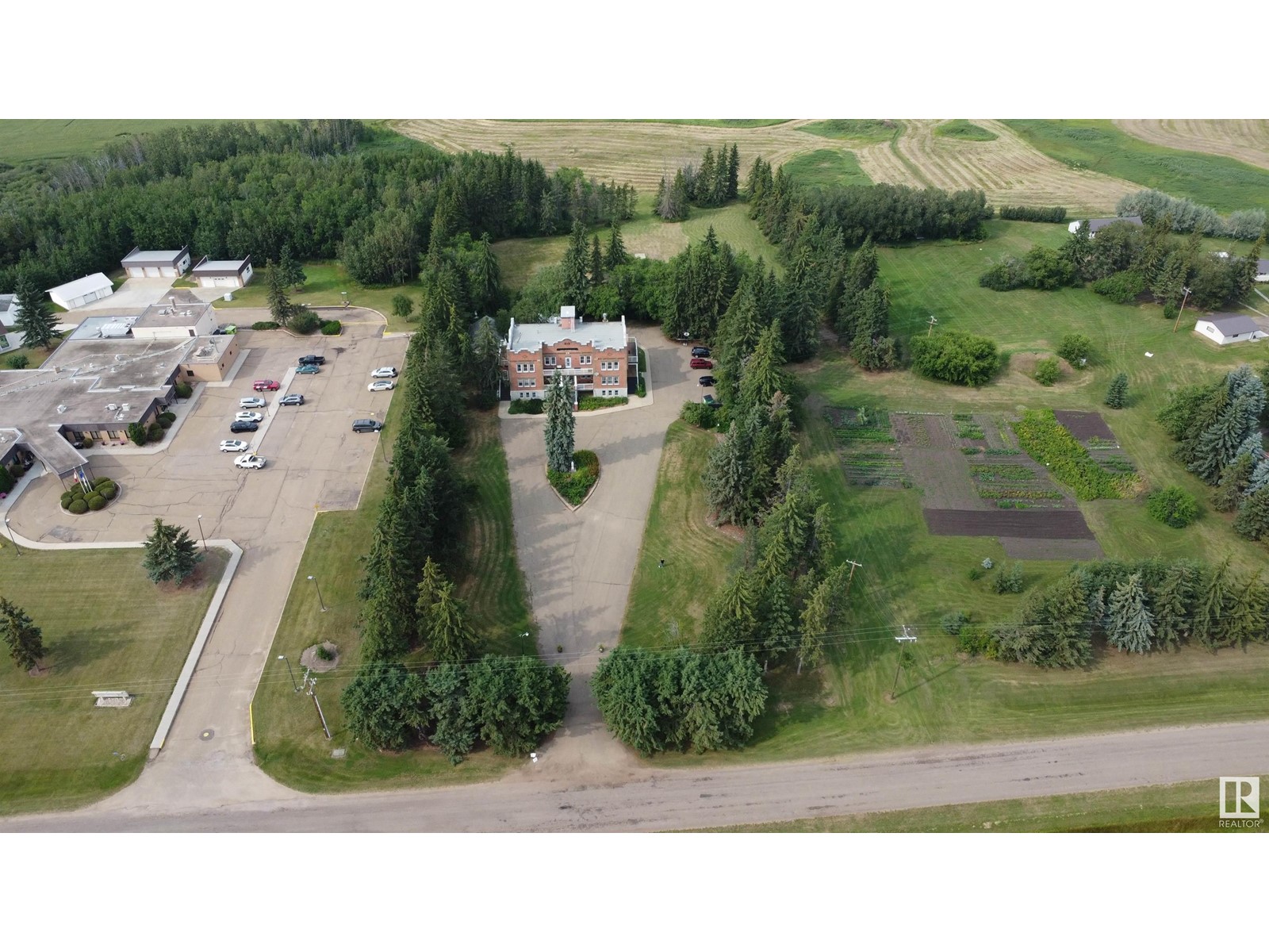 165016 Township Road 534
