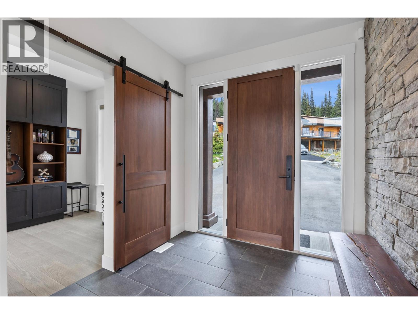 5325 Lookout Ridge Drive