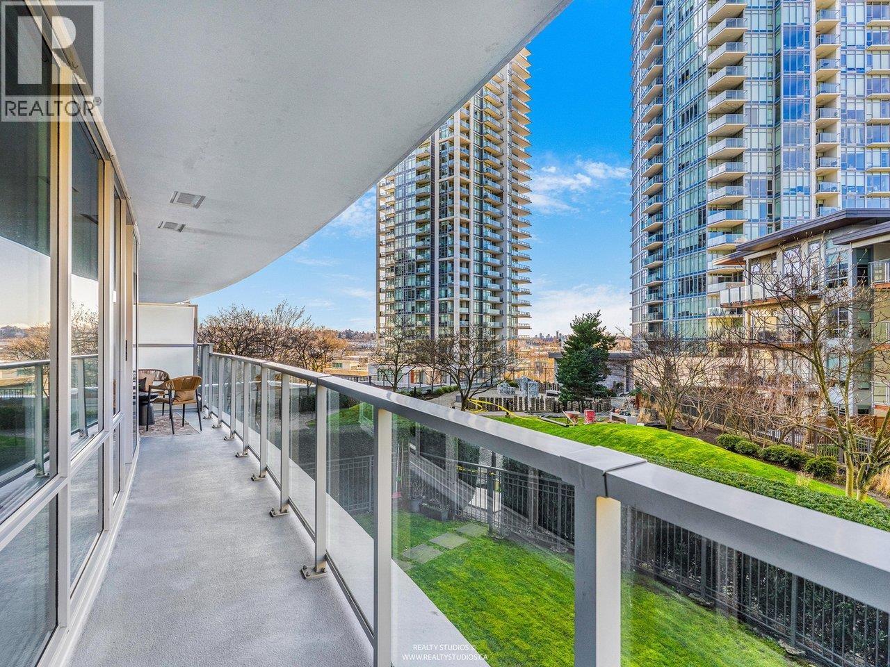 303 4189 HALIFAX STREET