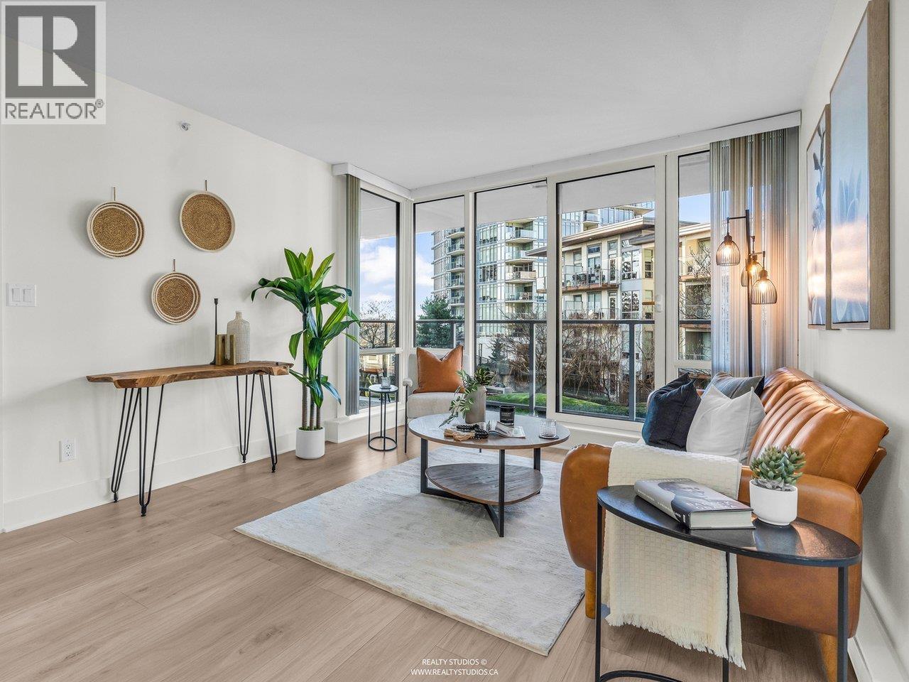 303 4189 HALIFAX STREET