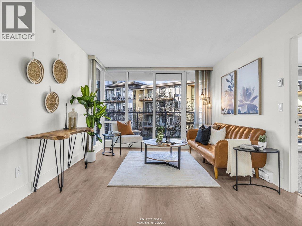 303 4189 HALIFAX STREET