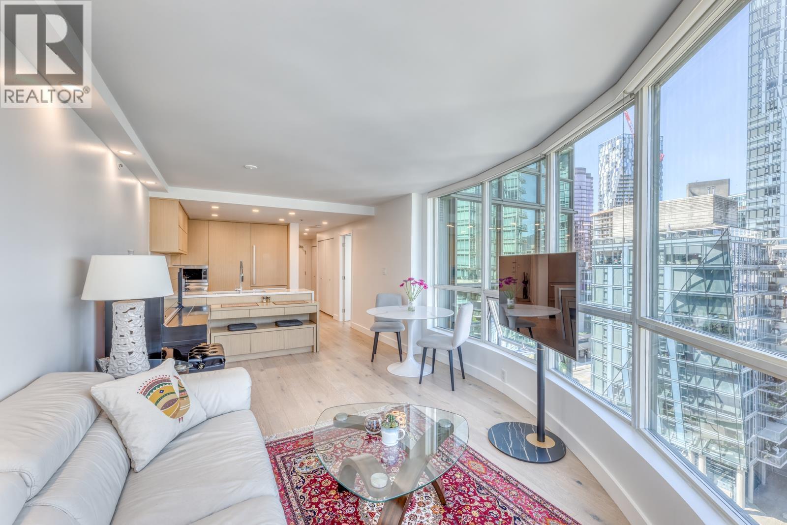 1001 588 BROUGHTON STREET