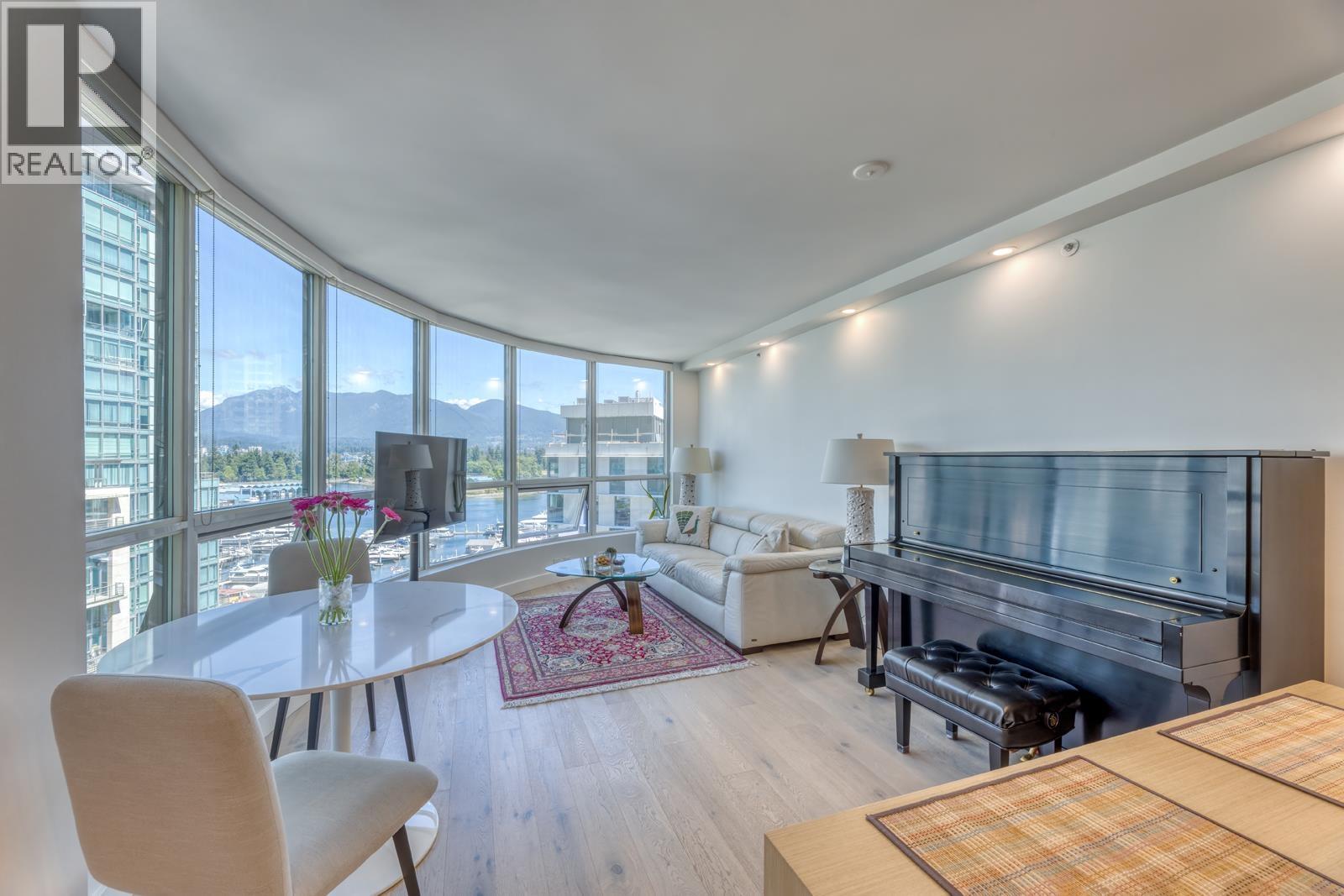 1001 588 BROUGHTON STREET