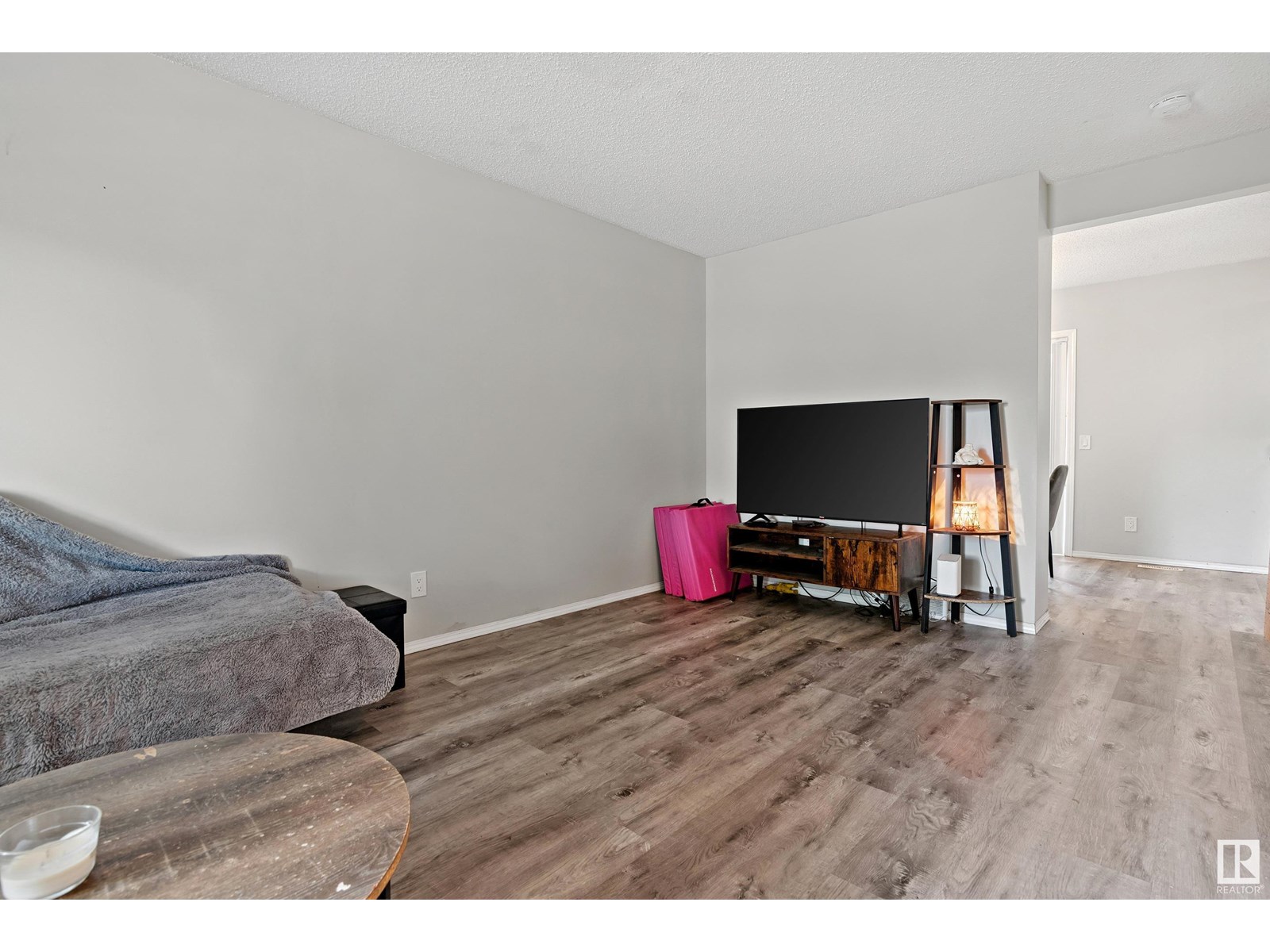 #42 10909 106 ST NW