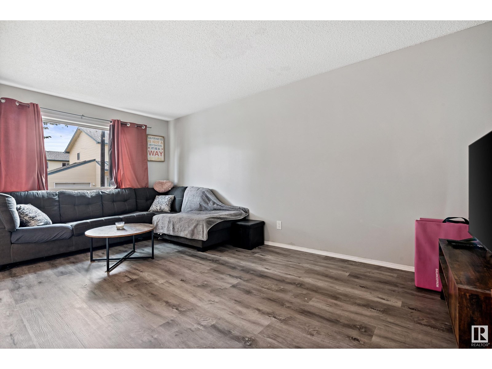 #42 10909 106 ST NW