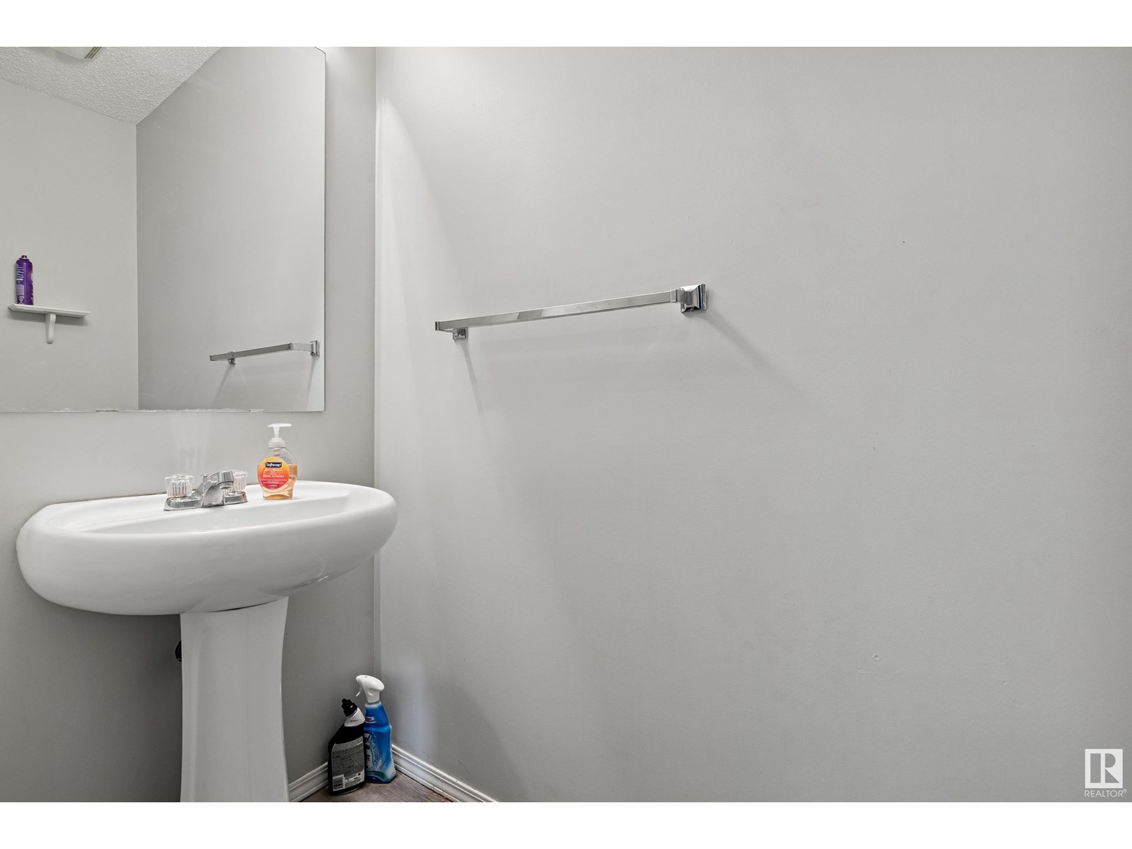 #42 10909 106 ST NW