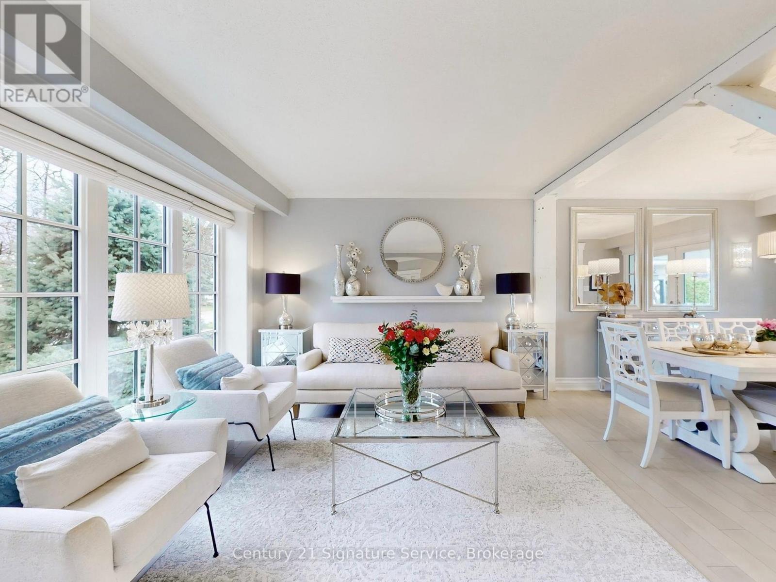 16 FERNDALE CRESCENT