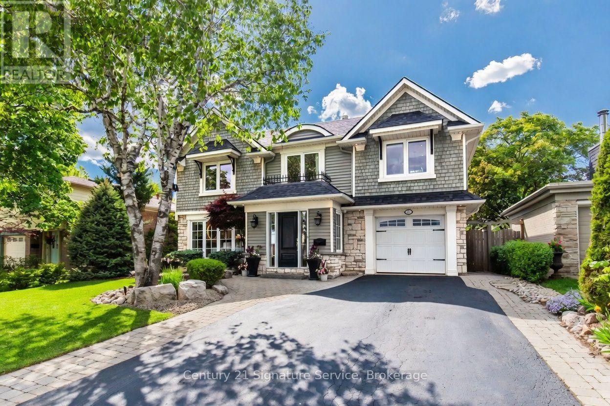 16 FERNDALE CRESCENT