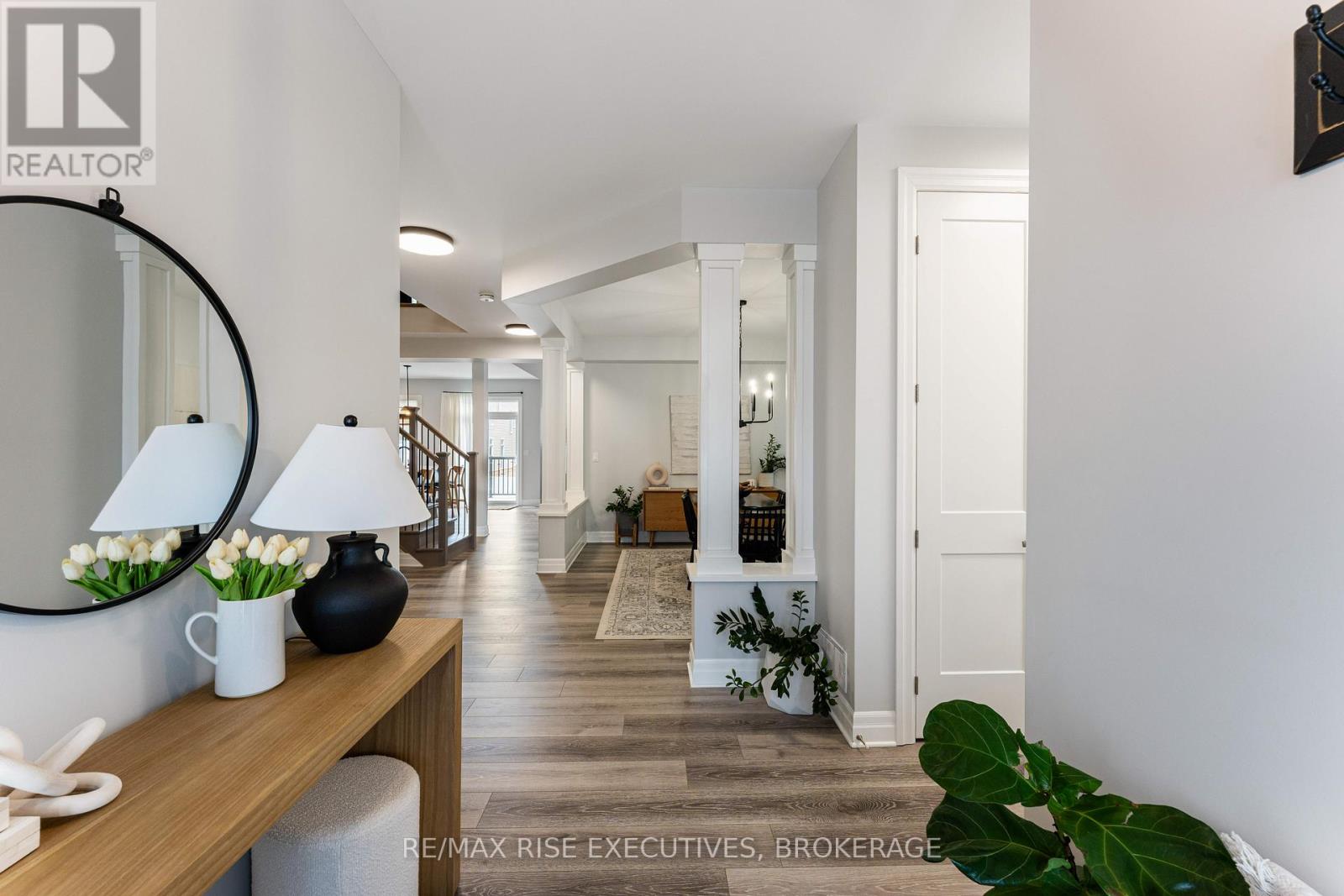 689 HALLOWAY DRIVE