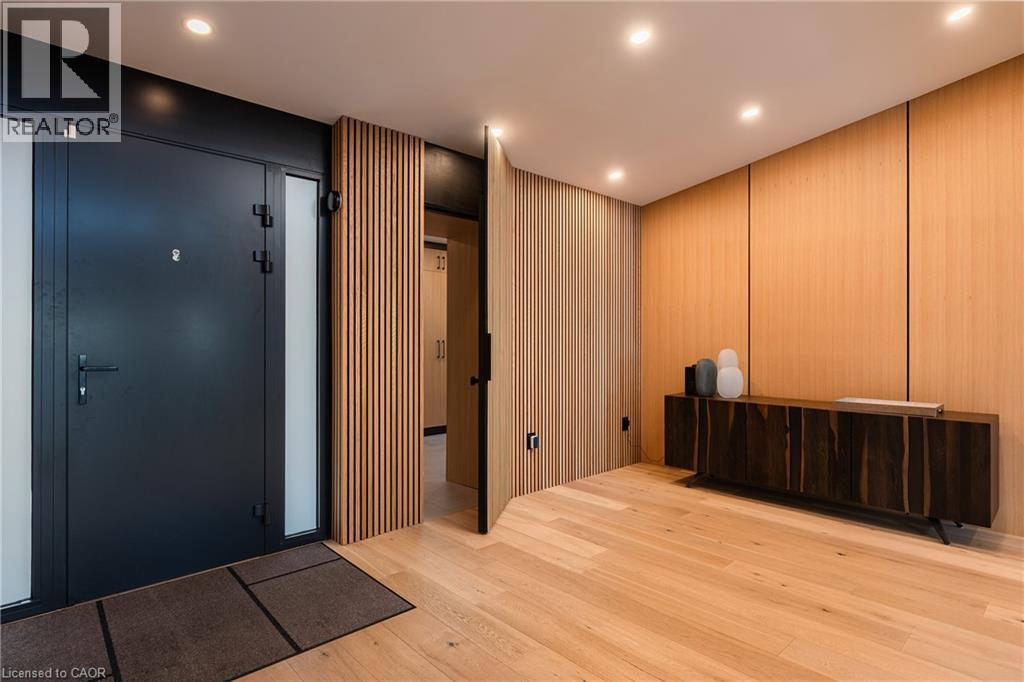 121 EDGECLIFFE Place