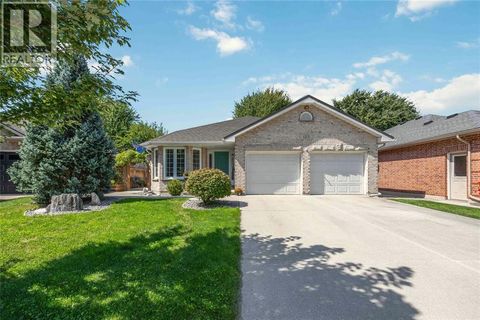 123 Cassandra BOULEVARD Sarnia ON N7S6N1