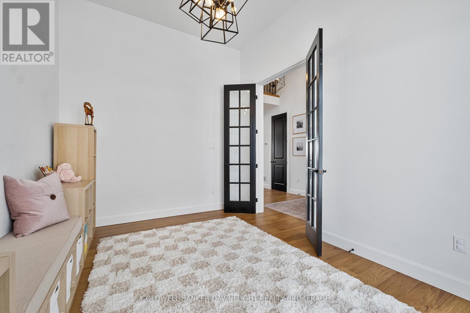 160 FOXBOROUGH PLACE