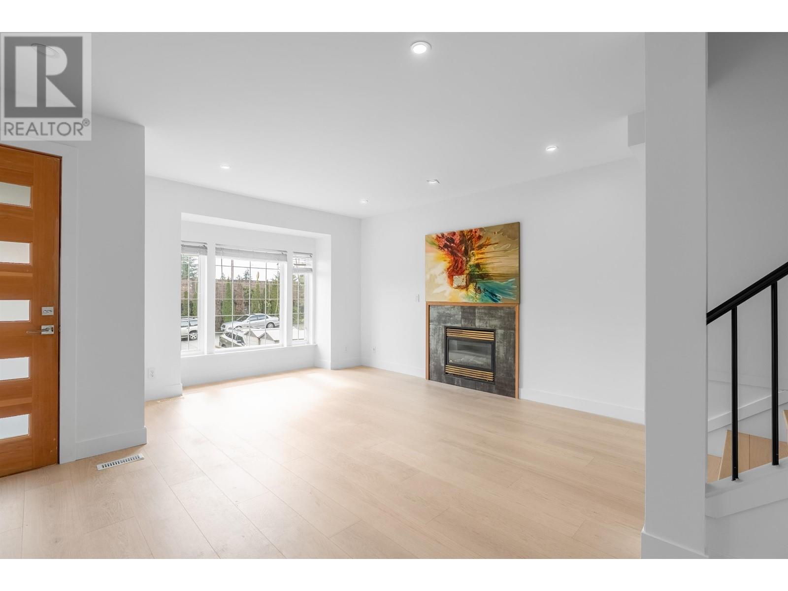 552 W 25TH STREET