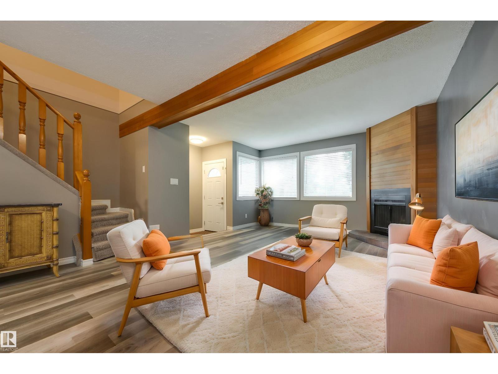 3526 42 AV NW