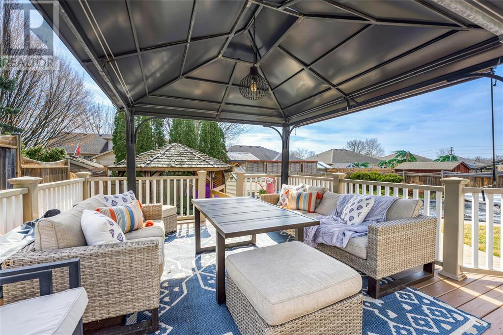 182 PADDOCK GREEN CIRCLE