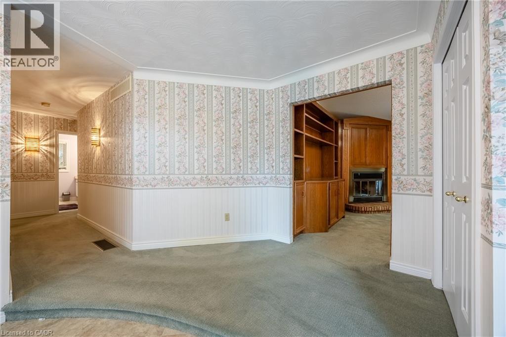 68 ROYAL OAK Drive