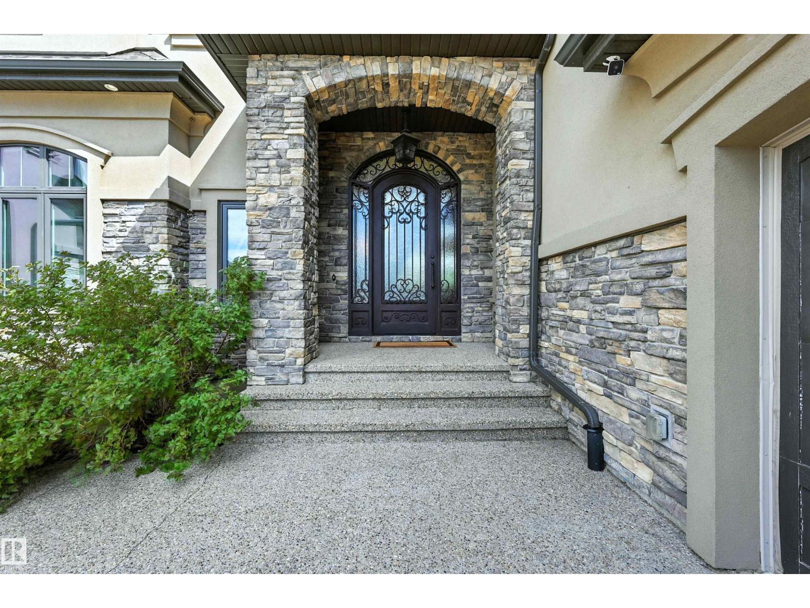 631 HOWATT DR SW