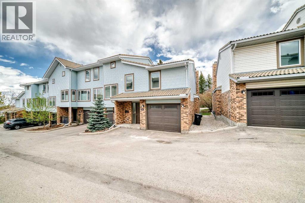 80 Coachway Gardens SW