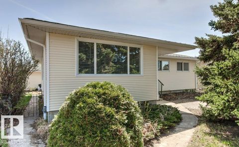 882 KNOTTWOOD RD S NW Edmonton AB T6K3C3