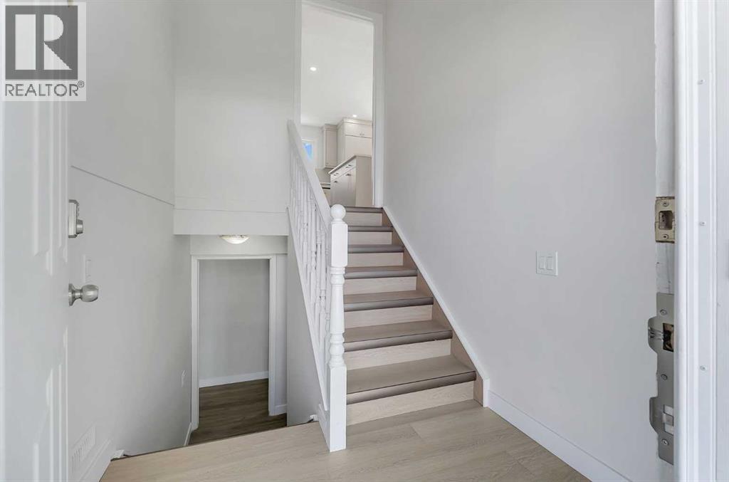 214 Rundleview Close NE