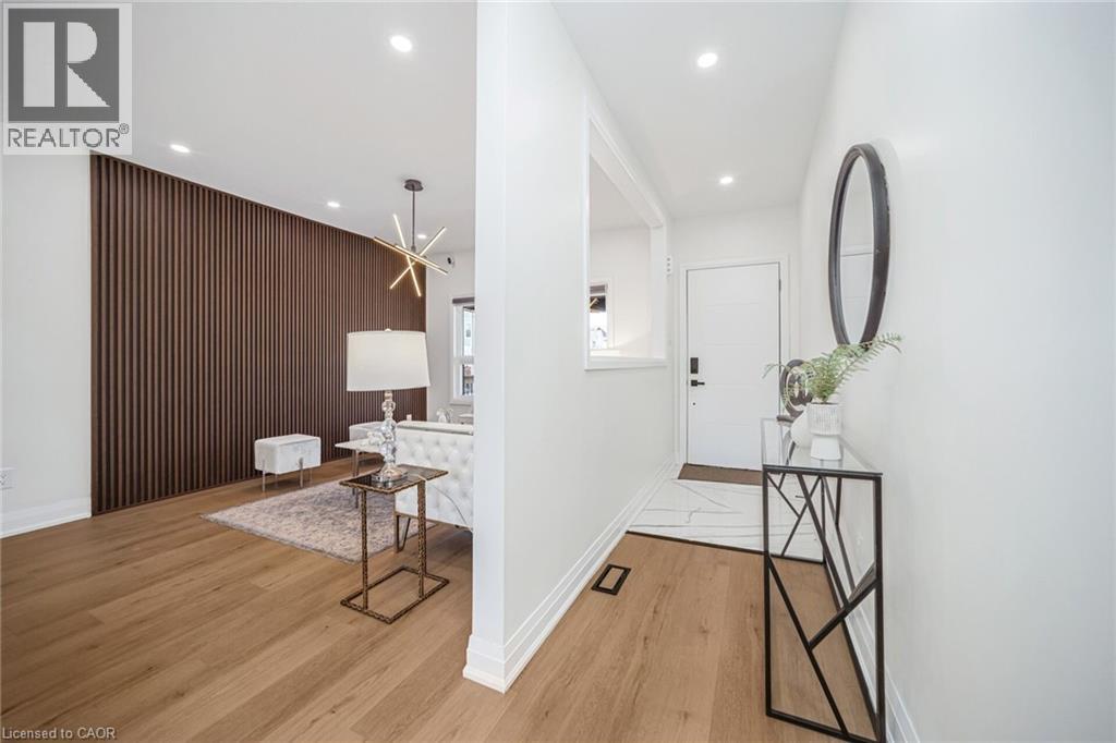 38 GLENDALE Avenue N