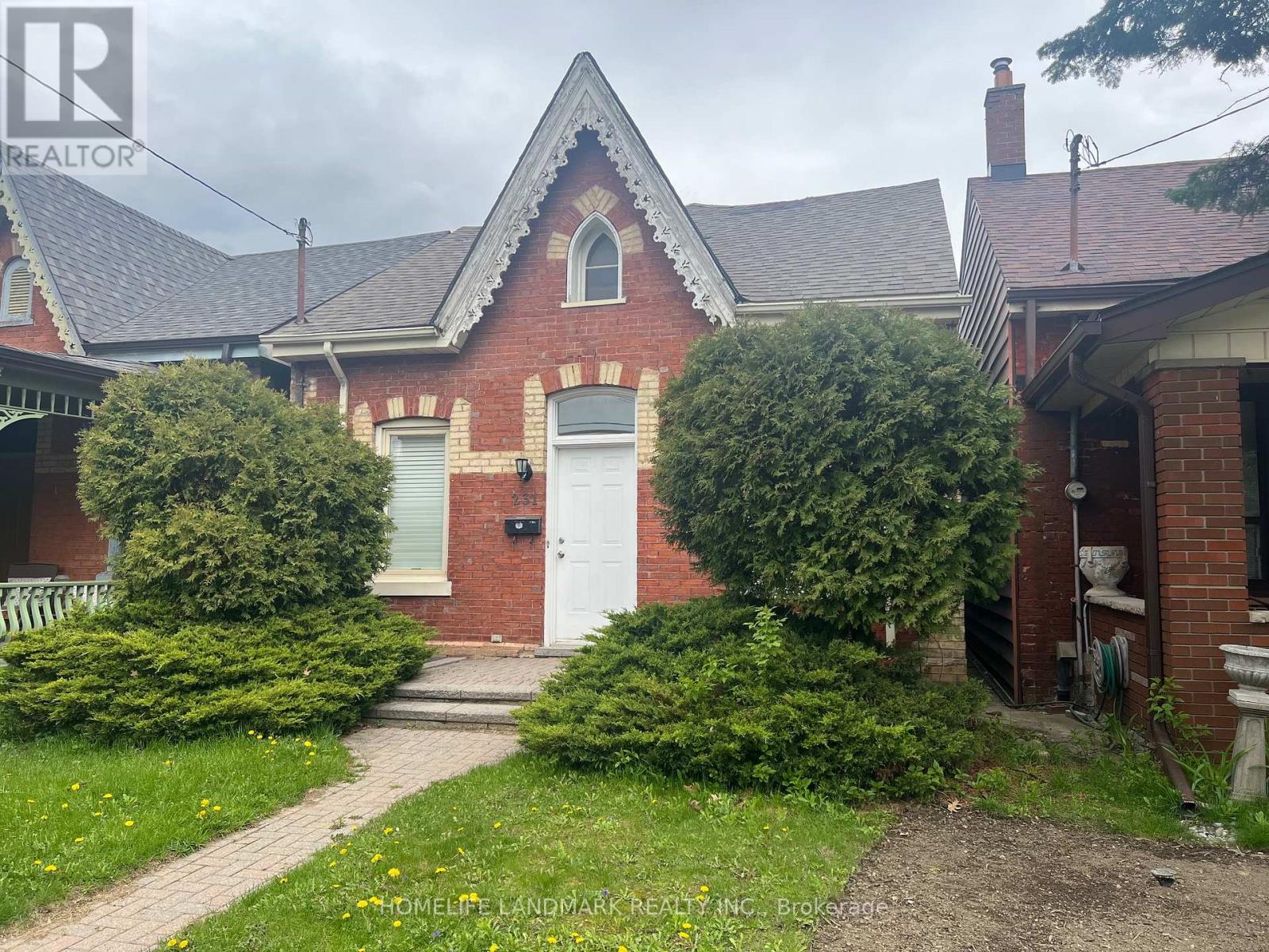 231 CLINTON STREET