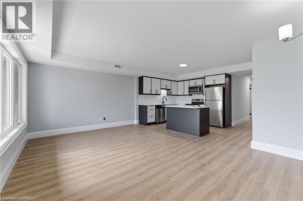 160 ROCHEFORT Street Unit# A17