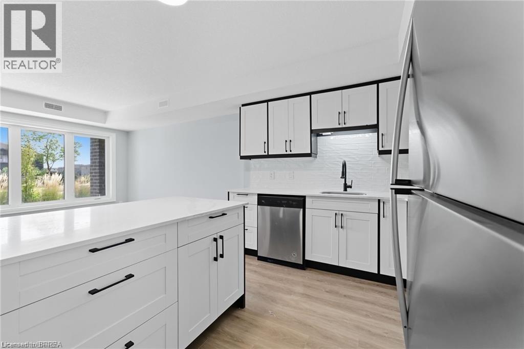 160 ROCHEFORT Street Unit# A17