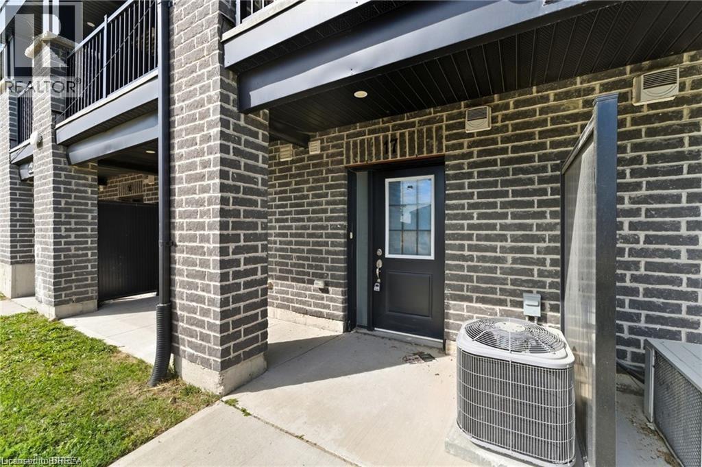 160 ROCHEFORT Street Unit# A17