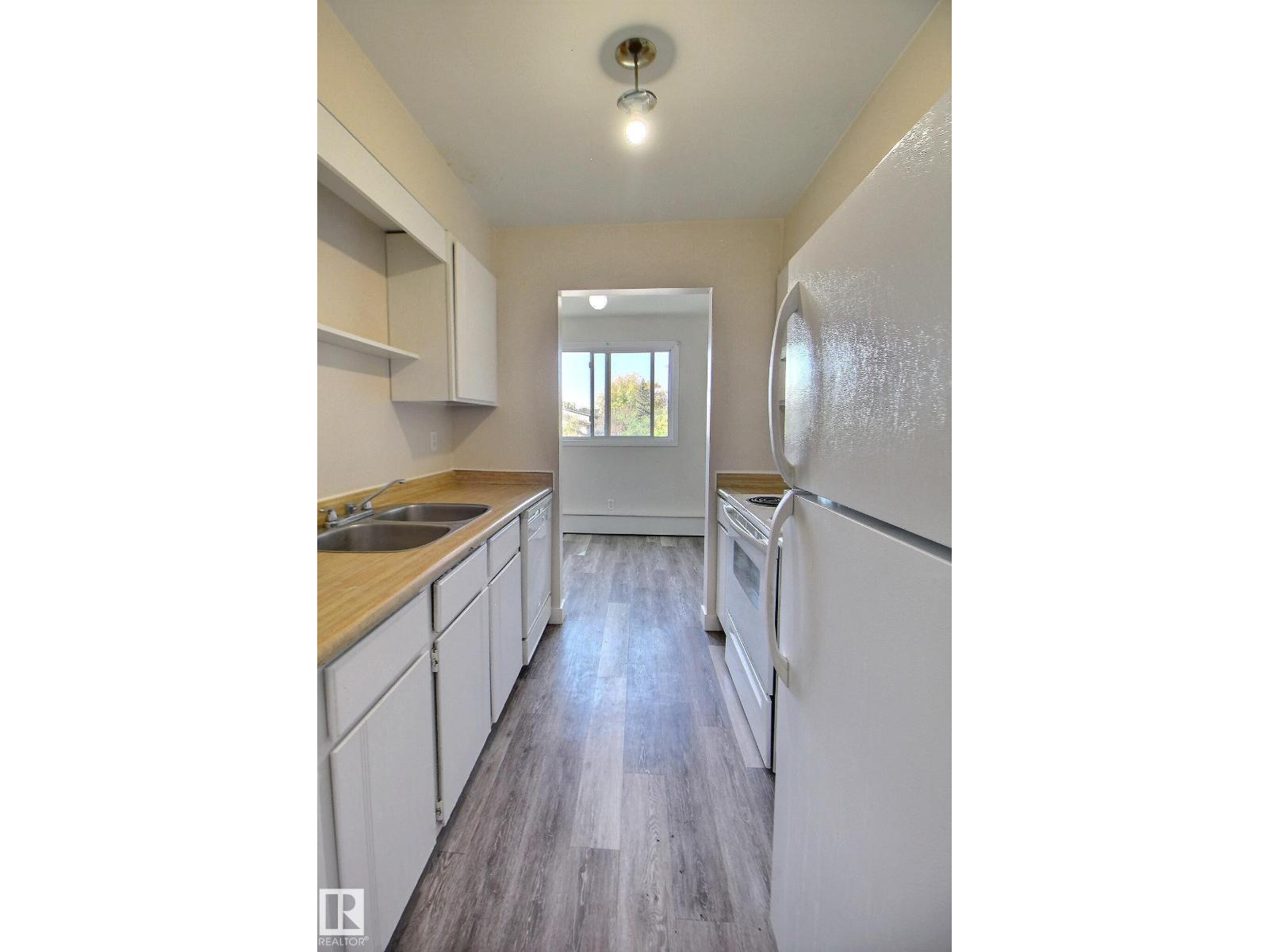 #304 7203 171 ST NW