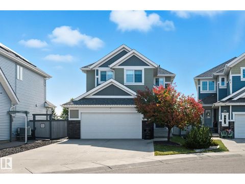 8039 18 AV SW Edmonton AB T6X0Z8