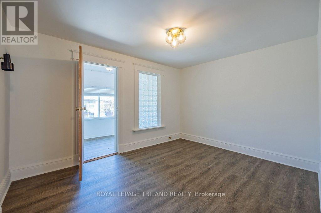 2 - 241 RIDOUT STREET S